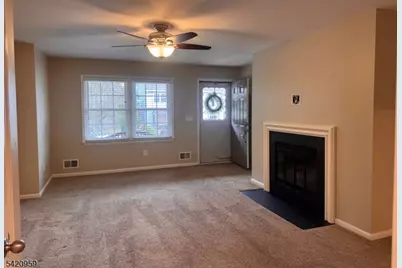 86 Franklin Ct, Raritan Township, NJ 08822 - Photo 6