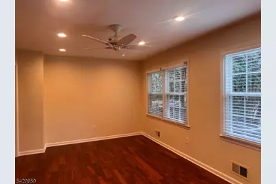 86 Franklin Ct, Raritan Township, NJ 08822 - Photo 4