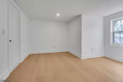 21 Cross St, Montclair, NJ 07042 - Photo 28