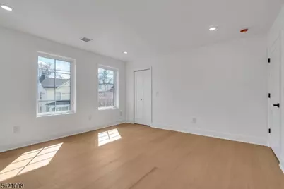 21 Cross St, Montclair, NJ 07042 - Photo 12