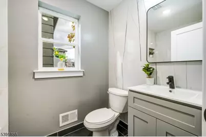 543 13th Ave, Newark, NJ 07103 - Photo 22