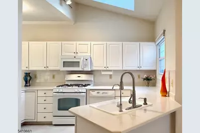 1007 Edgehill Ter, Hanover Township, NJ 07981 - Photo 8