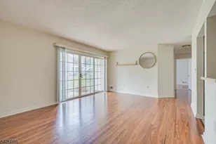 69 Amberly Ct, Franklin Township, NJ 08823 - Photo 4