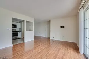 69 Amberly Ct, Franklin Township, NJ 08823 - Photo 6