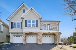 37 Mountainside Dr, Pompton Lakes, NJ 07442 - Photo 1