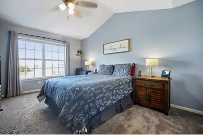 37 Mountainside Dr, Pompton Lakes, NJ 07442 - Photo 6