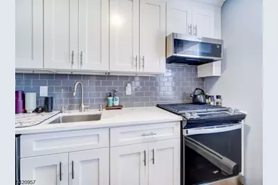 29 Knox Ter #1B, Wayne, NJ 07470 - Photo 6