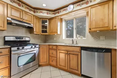 37 Farmingdale Rd, Wayne, NJ 07470 - Photo 6