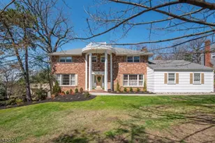 5 Robin Hill Rd, North Caldwell, NJ 07006 - Photo 2