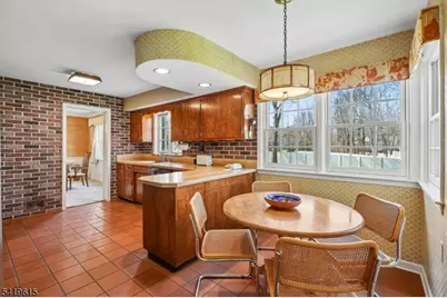 151 Mohawk Rd, Millburn, NJ 07078 - Photo 18