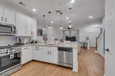 906 Memorial Dr, Belleville, NJ 07109 - Photo 12