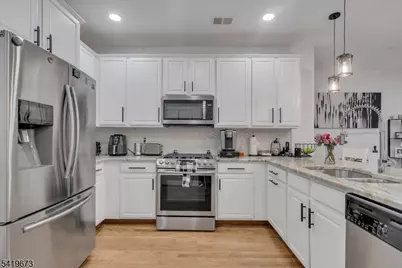 906 Memorial Dr, Belleville, NJ 07109 - Photo 14