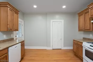 31 Cloverhill Pl, Montclair, NJ 07042 - Photo 14