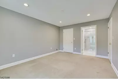 268 Kempsey Dr, North Brunswick Township, NJ 08902 - Photo 18