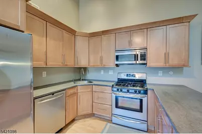 268 Kempsey Dr, North Brunswick Township, NJ 08902 - Photo 12