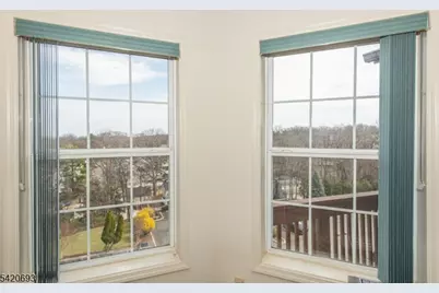 375 Rifle Camp Rd #403, Woodland Park, NJ 07424 - Photo 4