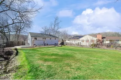 50 Knolls Rd, Bloomingdale, NJ 07403 - Photo 28