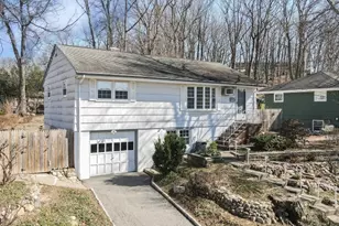 50 Knolls Rd, Bloomingdale, NJ 07403 - Photo 30