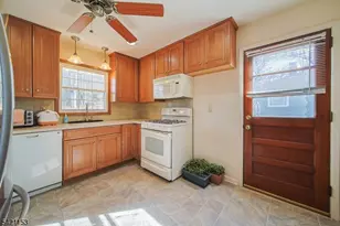 50 Knolls Rd, Bloomingdale, NJ 07403 - Photo 10