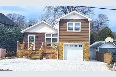 106 Maxim Dr, Hopatcong, NJ 07843 - Photo 2