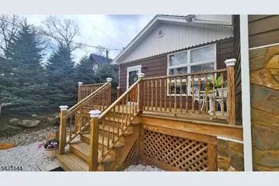 106 Maxim Dr, Hopatcong, NJ 07843 - Photo 4