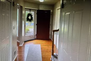 89 Violet Ct, Readington, NJ 08889 - Photo 2