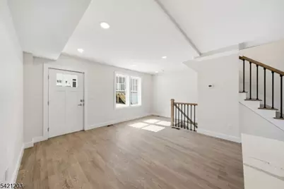 33 Clinton Pl, Morristown, NJ 07960 - Photo 6