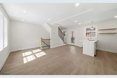 33 Clinton Pl, Morristown, NJ 07960 - Photo 2