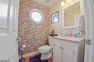 78 Kent Dr, Roseland, NJ 07068 - Photo 8