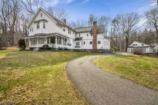 15 Deerhaven Ln, Jefferson Township, NJ 07435 - Photo 2