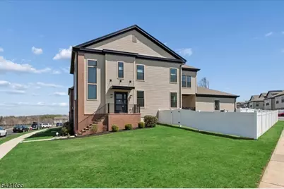 61 Village Dr, Montgomery Township, NJ 08558 - Photo 2