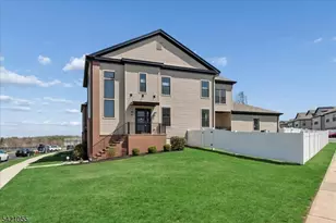 61 Village Dr, Montgomery Township, NJ 08558 - Photo 2