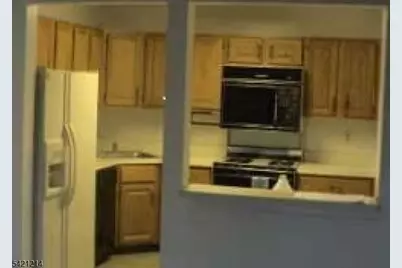 17 Fisher Dr, Franklin Township, NJ 08823 - Photo 4