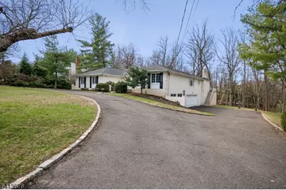 131 Lawrence Dr, Millburn, NJ 07078 - Photo 6