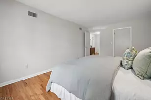 131 Lawrence Dr, Millburn, NJ 07078 - Photo 28