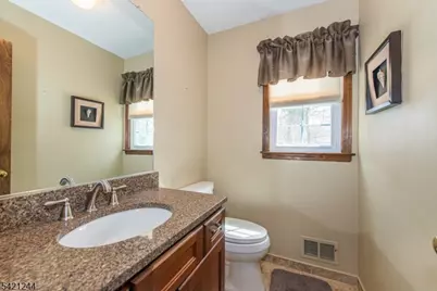 5 Brook Ct, Parsippany, NJ 07054 - Photo 20