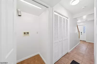 4 C Lily Court #4C, Roselle, NJ 07203 - Photo 16