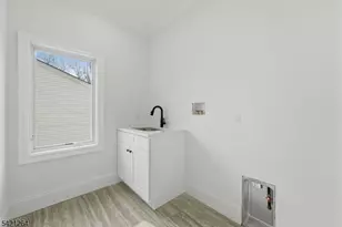 13 Harding Pl, Livingston, NJ 07039 - Photo 30