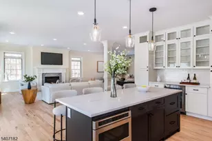 19 West Dr, Fairfield, NJ 07004 - Photo 2