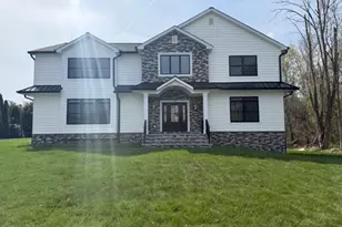 19 West Dr, Fairfield, NJ 07004 - Photo 1