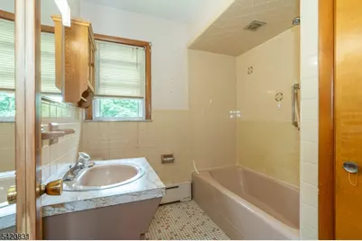 300 Mitchell Ave #2, Linden, NJ 07036 - Photo 14