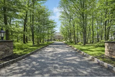 29 Hilltop Rd, Kinnelon, NJ 07405 - Photo 2