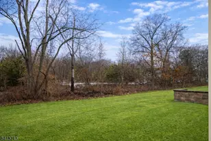 47 Schindler Ct, Franklin Township, NJ 08873 - Photo 4