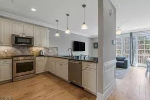 8 Schmidt Cir, Watchung, NJ 07069 - Photo 6