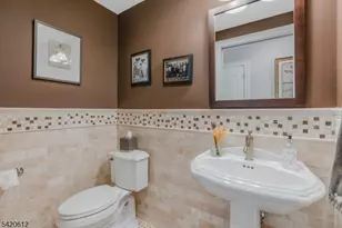 8 Schmidt Cir, Watchung, NJ 07069 - Photo 4