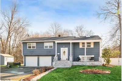 4 Lynn Ct, Lincoln Park, NJ 07035 - Photo 2