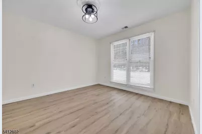 113 Heather Ct, Edison, NJ 08820 - Photo 8