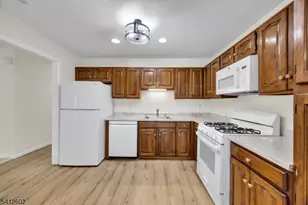 113 Heather Ct, Edison, NJ 08820 - Photo 10