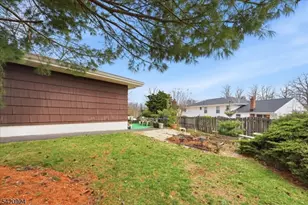 100 Hayes Ave, Clark Township, NJ 07066 - Photo 24