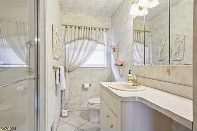 100 Hayes Ave, Clark Township, NJ 07066 - Photo 16